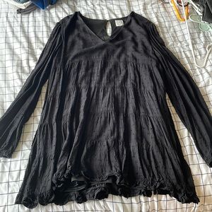 black textured flowy long sleeve dress